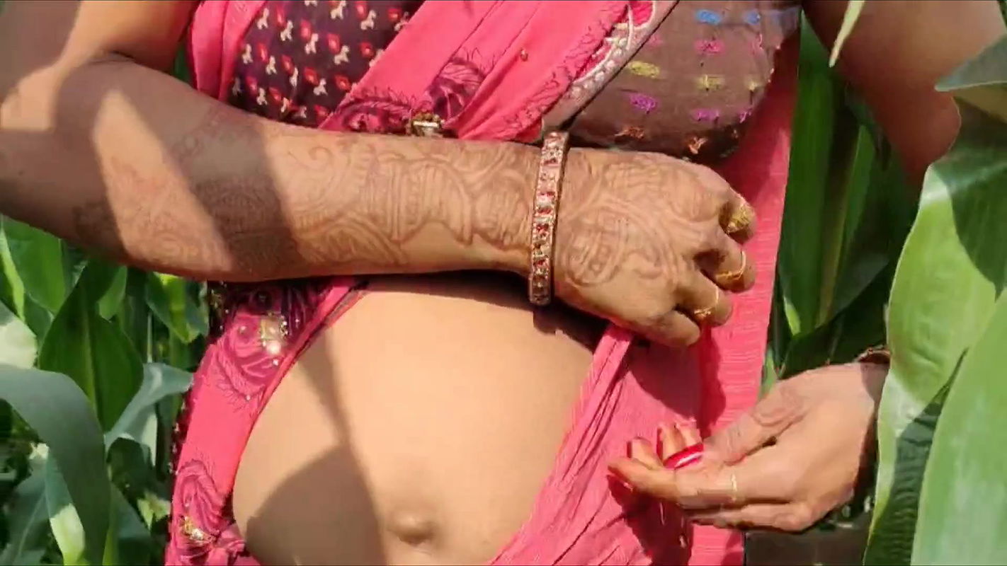 Indian Village Bhabhi Outdoor Vlog Enjoyed With Boobs Showing And Fingerings Indian Red Saree Remove Enjoyed Bhabhi Pregent