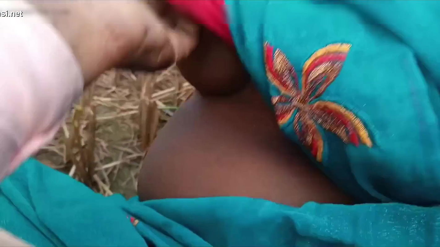 For the first time, I had a lot of fun fucking my sister-in-law alone in the paddy fields