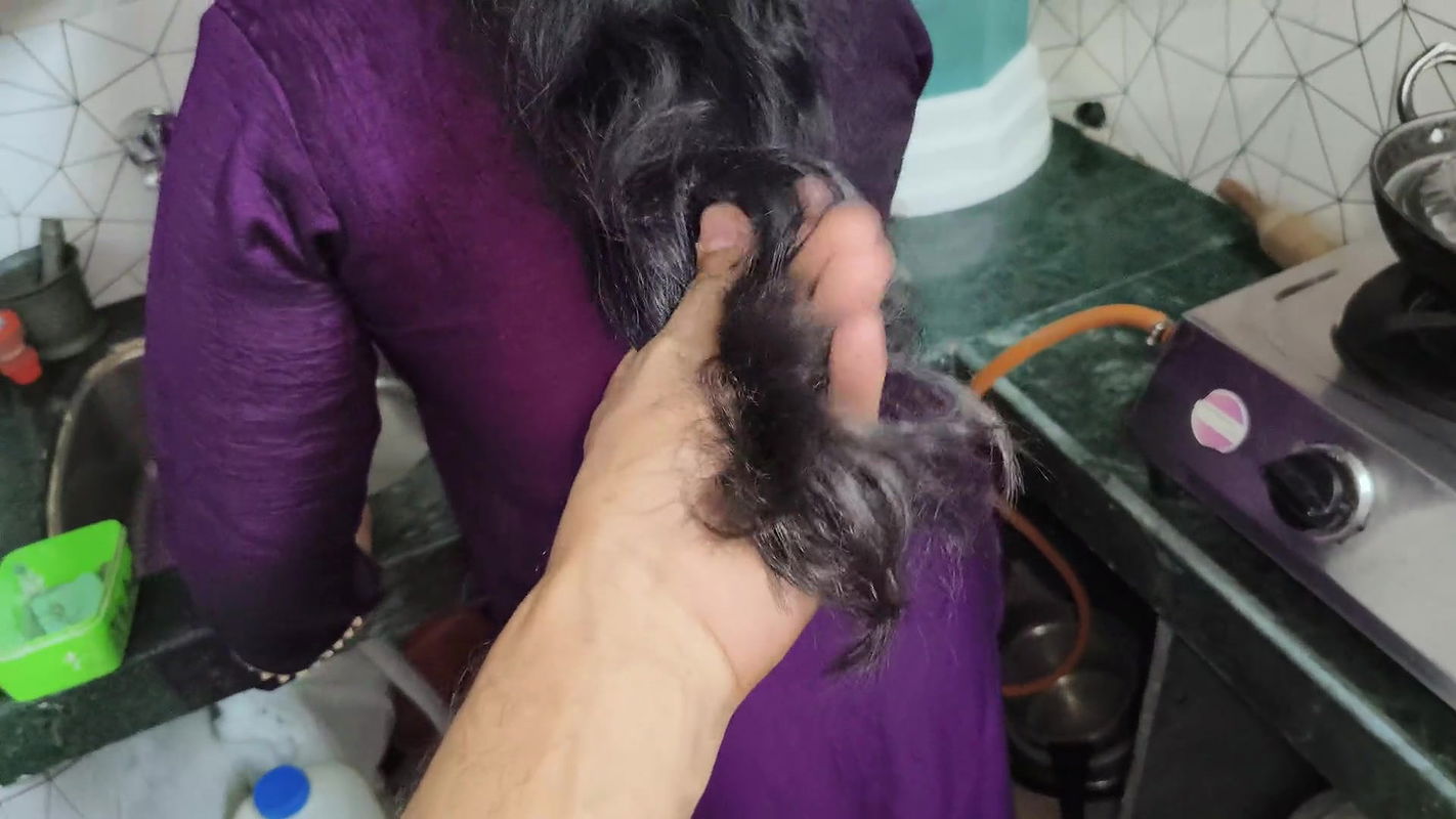 Hot beautiful Desi gaon ki bhabhi aur nadan devar full romantic sex