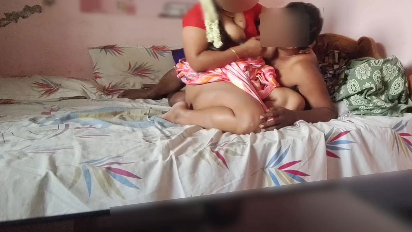 Indian Housewife Sreejaa in blouse and saree Doggie style pussy creampie