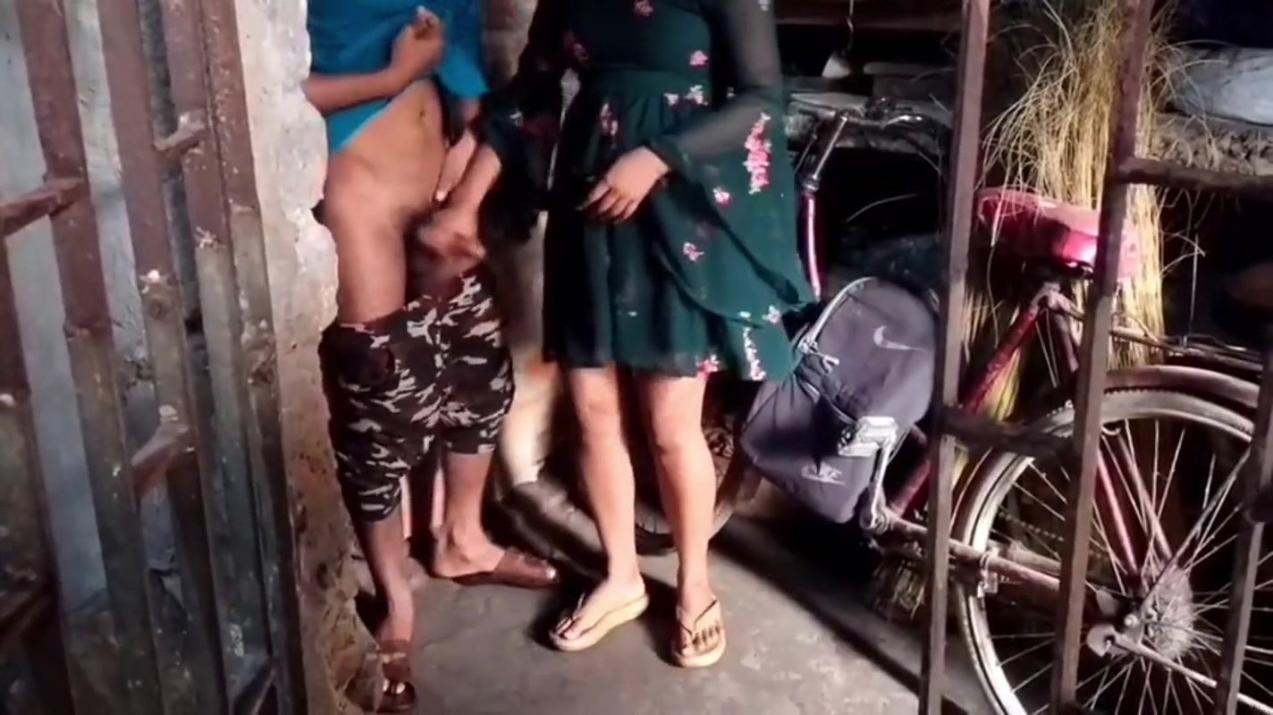 Village Girl Fuck with Teacher When Going to Tution