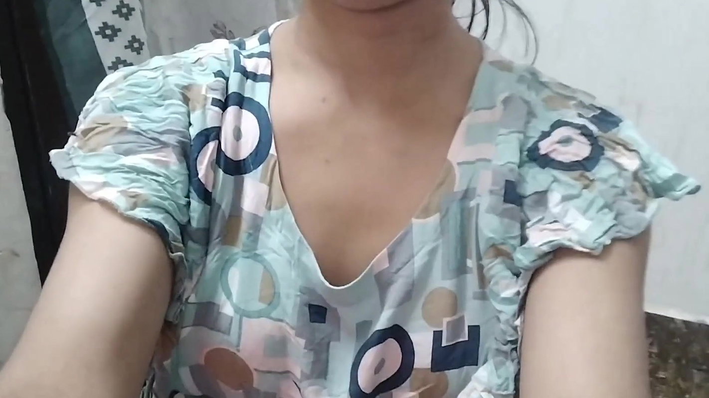 Nahati hui big step sister ko nanga kar ke pel diya