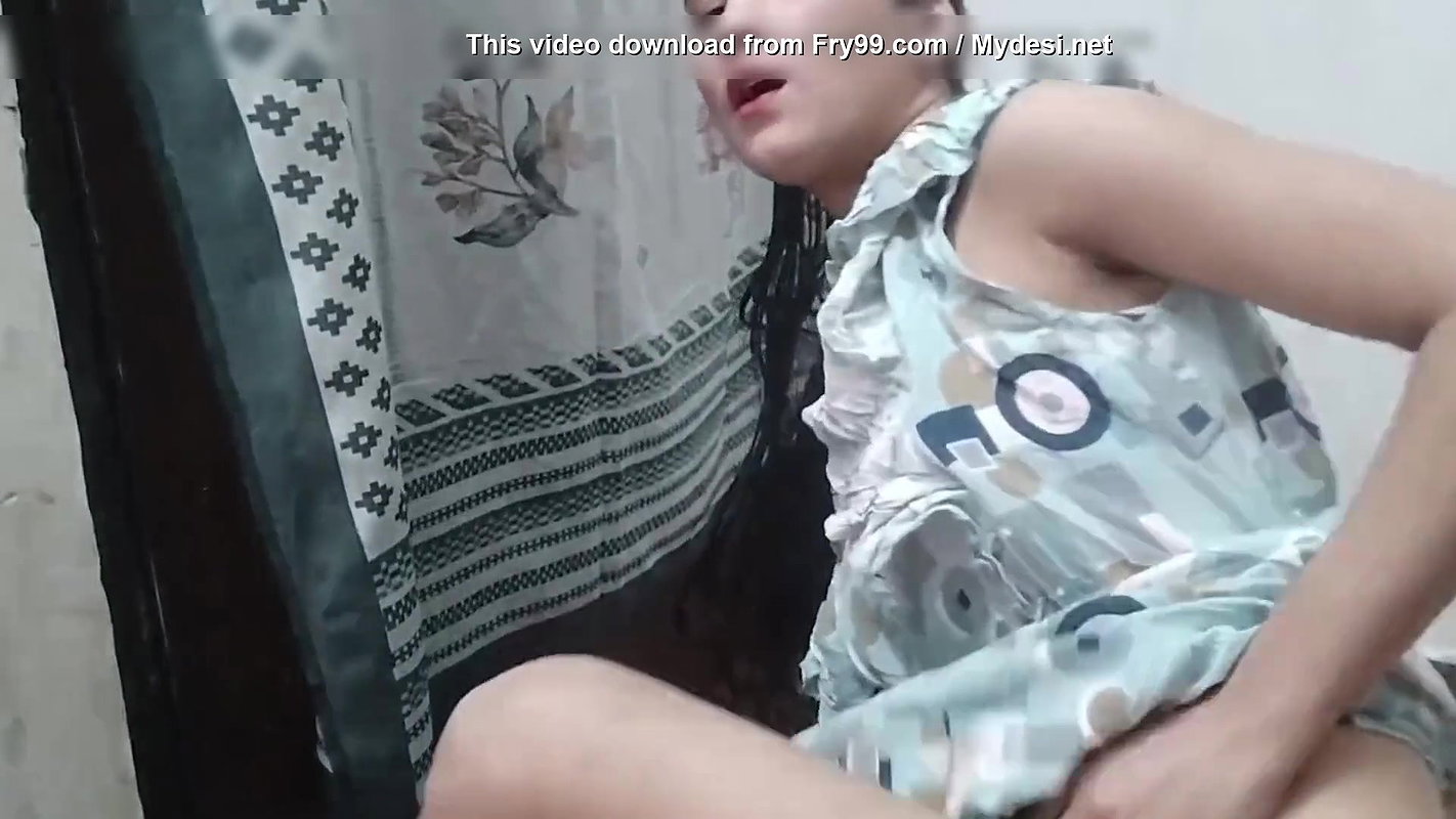 Nahati hui big step sister ko nanga kar ke pel diya