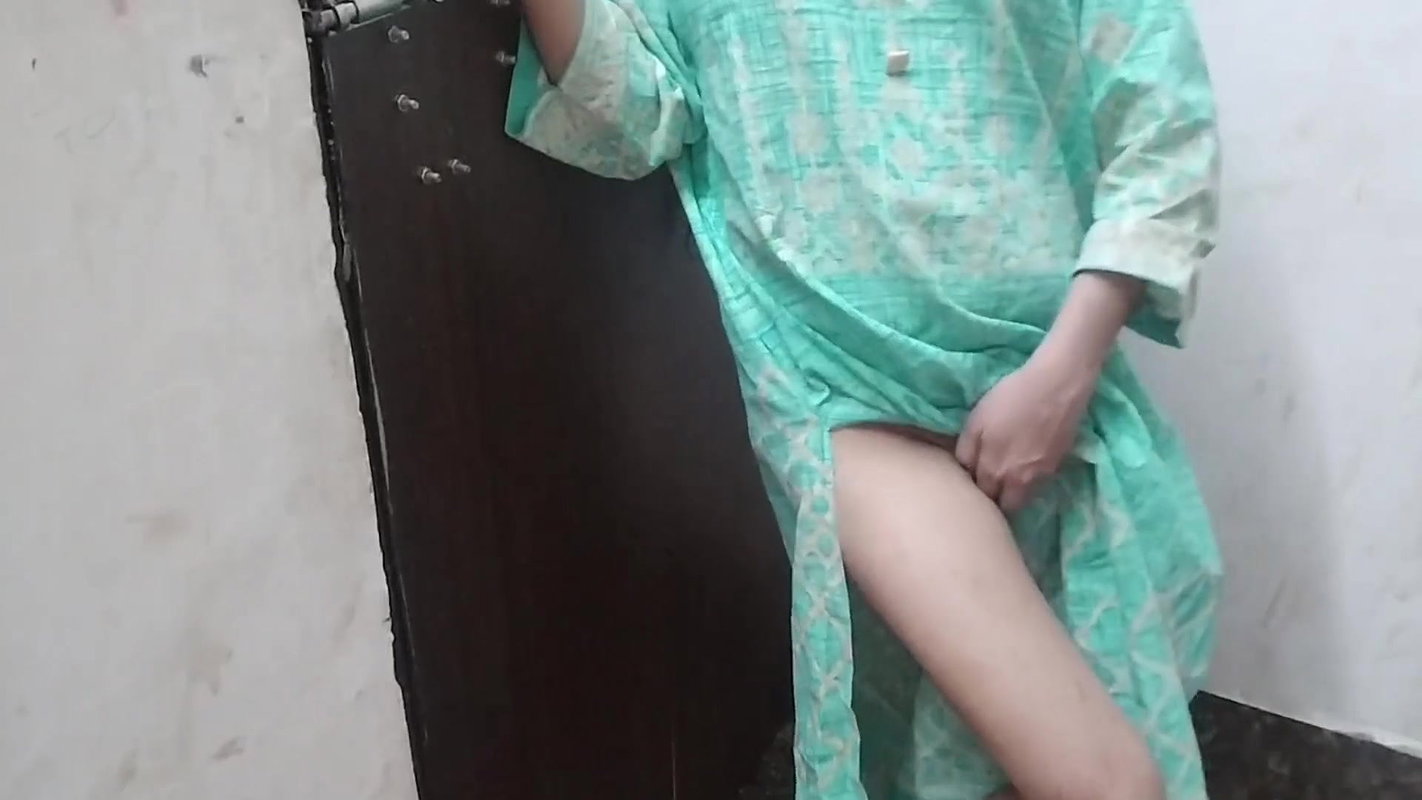 Hot girl ko paise dekar jabar dasti pela