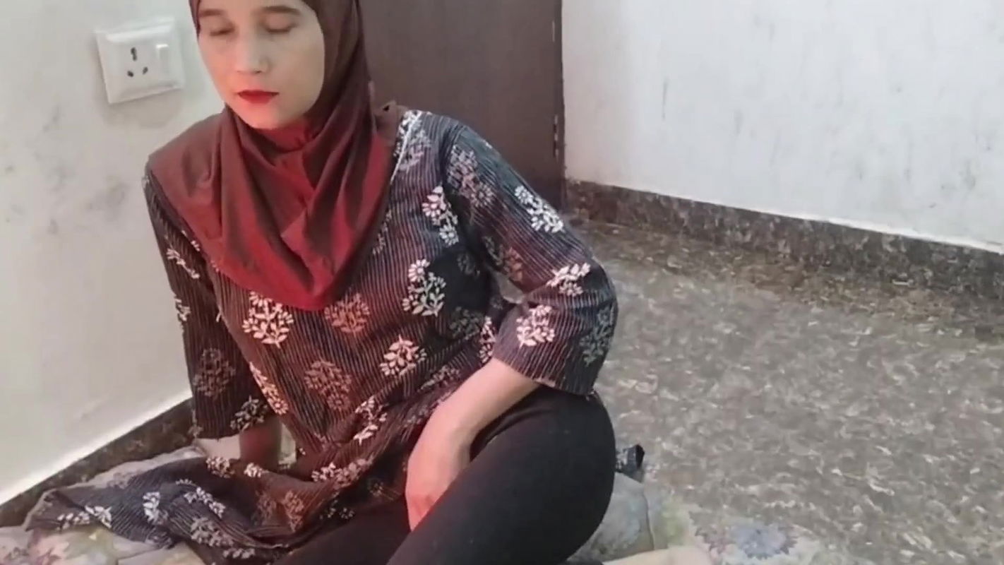 Village girl ko paise dekar jabar dasti pela