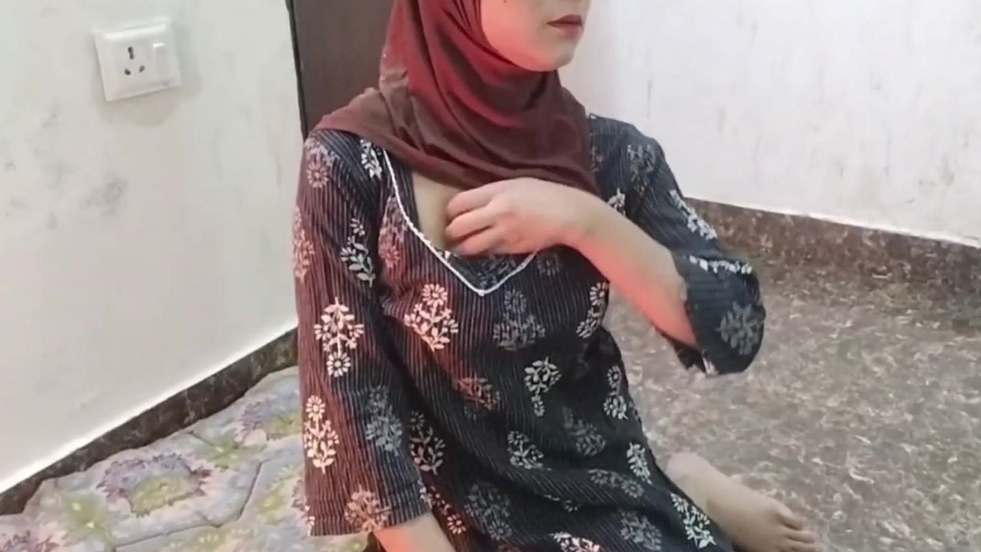 Village girl ko paise dekar jabar dasti pela