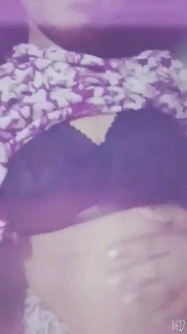 Desi Girl Showing Boobs