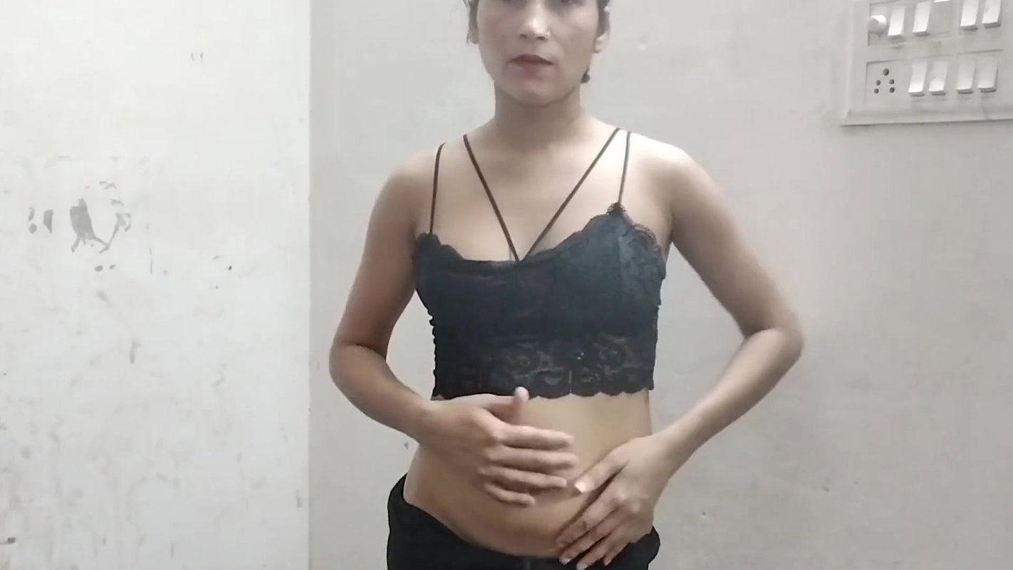 Bhabhi ne sab ke samne mera land muh me liya