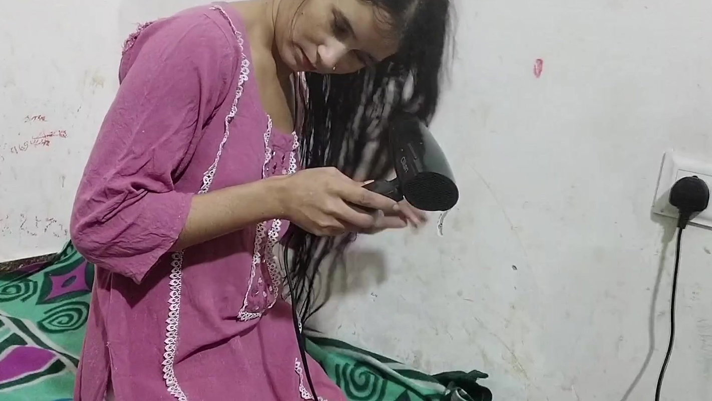 Bhabhi ko chod kar bur se paani nikala