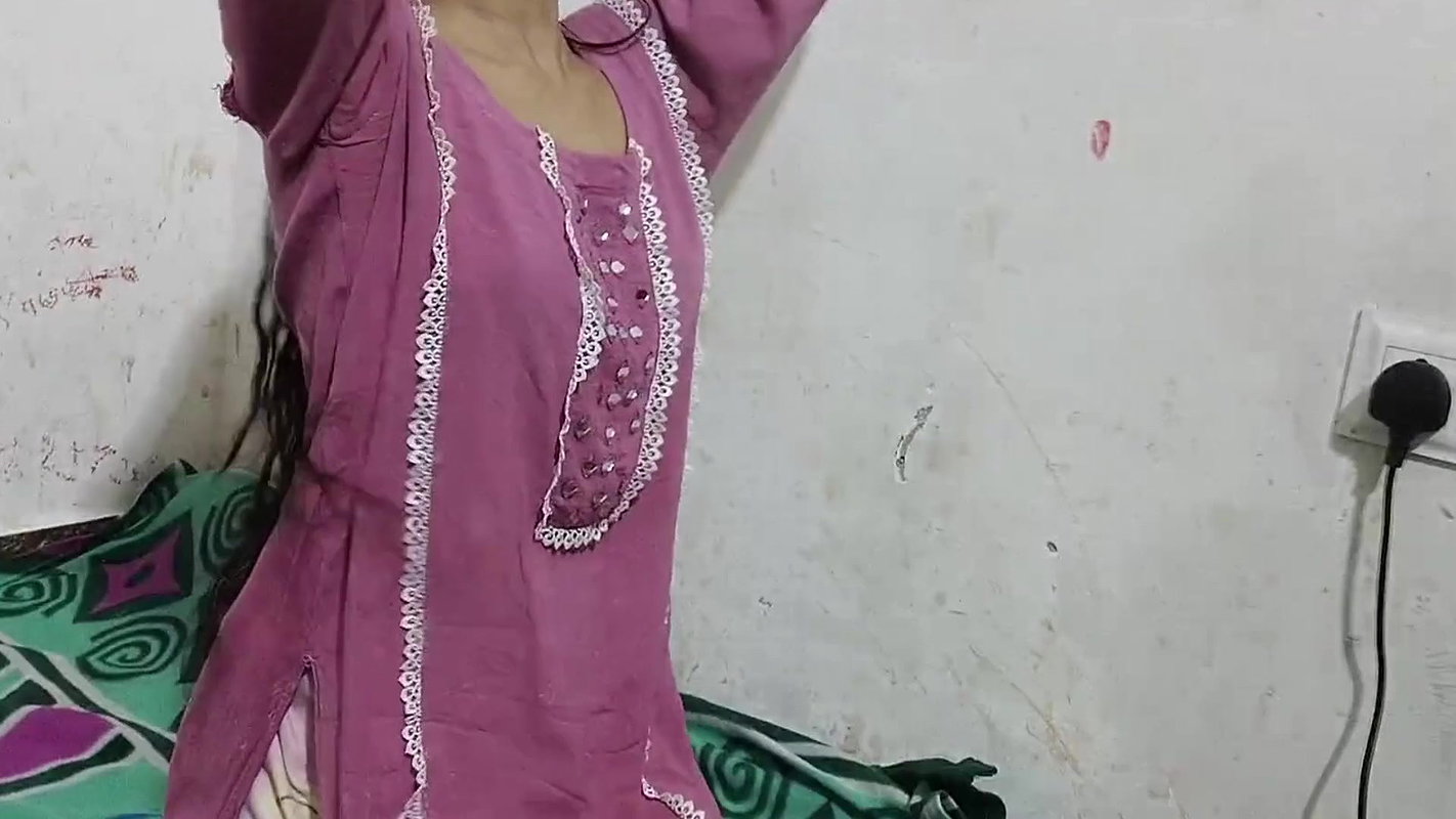 Bhabhi ko chod kar bur se paani nikala