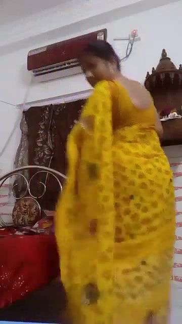 Beautiful bhabhi striping sari and make video for lover