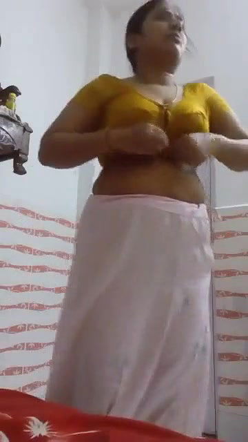 Beautiful bhabhi striping sari and make video for lover