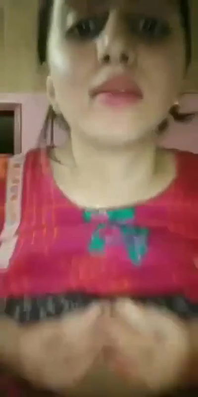 Beautiful Paki Girl Showing