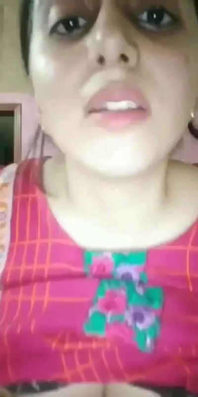 Beautiful Paki Girl Showing