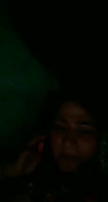 Cheater milf talking on phone while lover fingering in her pussy