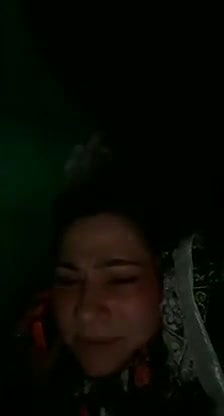 Cheater milf talking on phone while lover fingering in her pussy