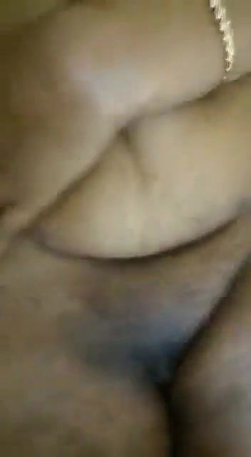 Mallu shying to show her nude mms vid