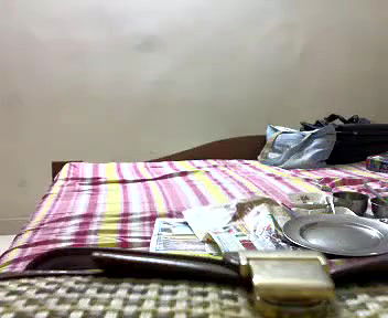 Hubby applied oil and then try anal but she can’t handle, moan loud