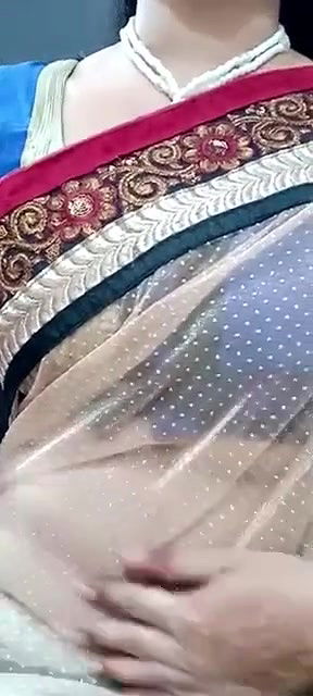 Sexy Bhabhi Shows Her Boobs and Pussy