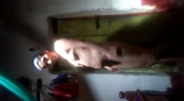 Village sexy bhabhi bathing and making a video