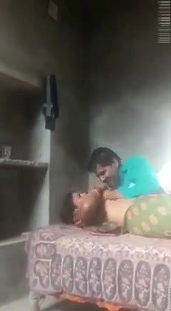 Desi village aunty fucking with nbir and her Daughter make video