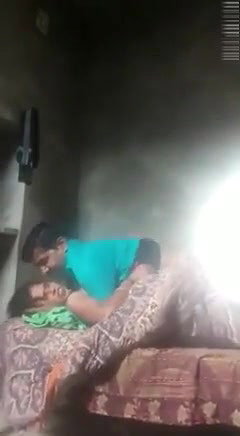 Desi village aunty fucking with nbir and her Daughter make video