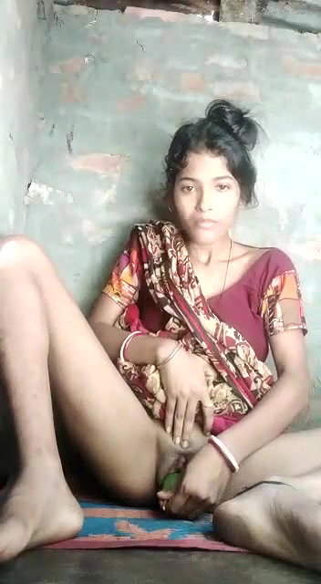 Horny Boudi Masturbating