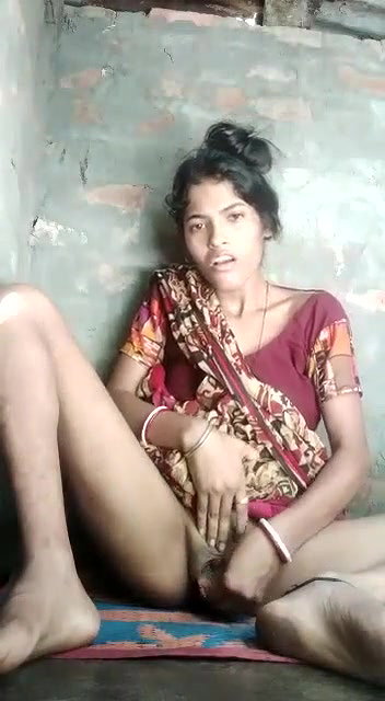 Horny Boudi Masturbating