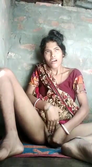 Horny Boudi Masturbating