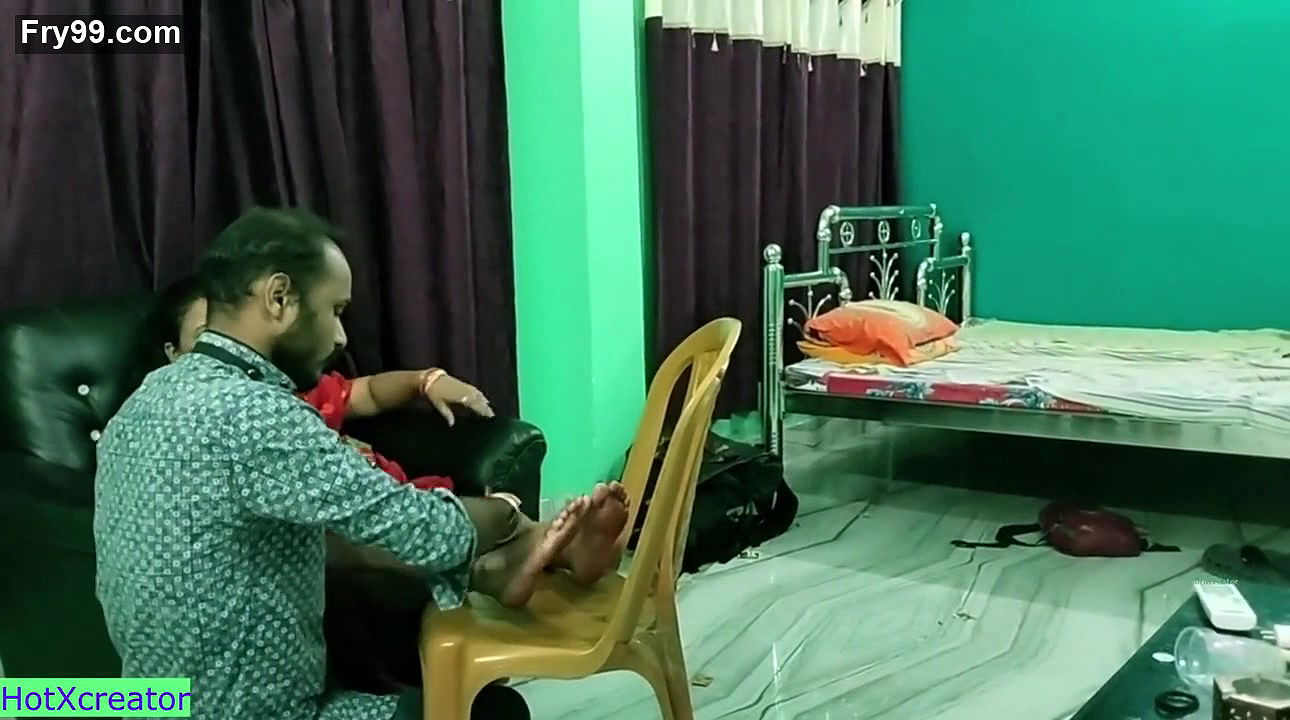 Beautiful hot Bhabhi sex with young delivery boy! real hindi sex