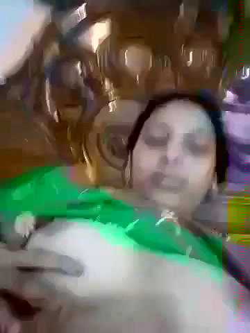 Unsatisfied Bhabi Showing And Fingering