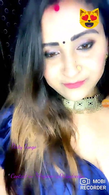 Mahi Queen Cleavage Show