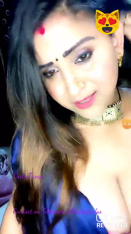 Mahi Queen Cleavage Show
