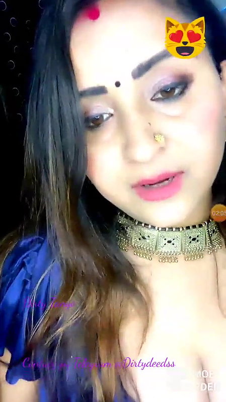 Mahi Queen Cleavage Show