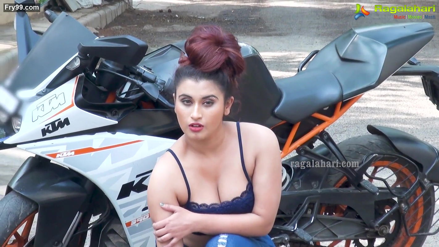 Gunjan Aras New Photoshoot