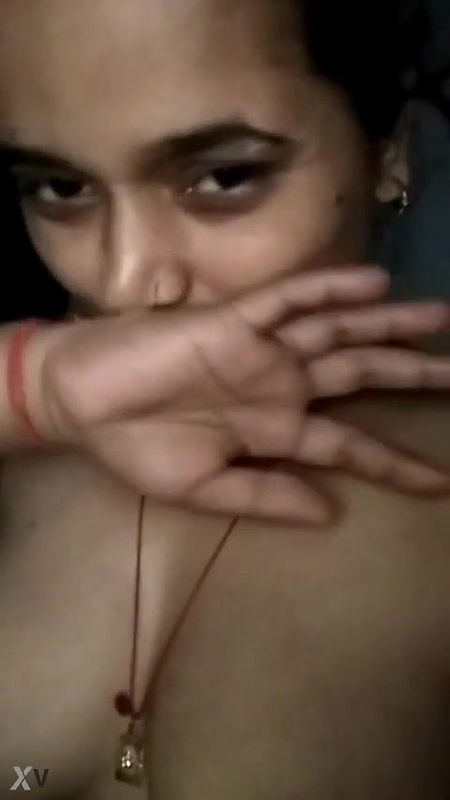 Cute Indian girl Shows her Milky Boobs