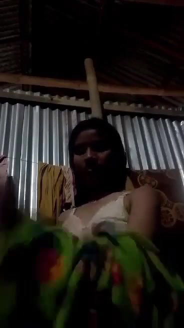 Village Girl changing And Showing