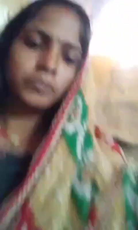 Village bhabhi fingering