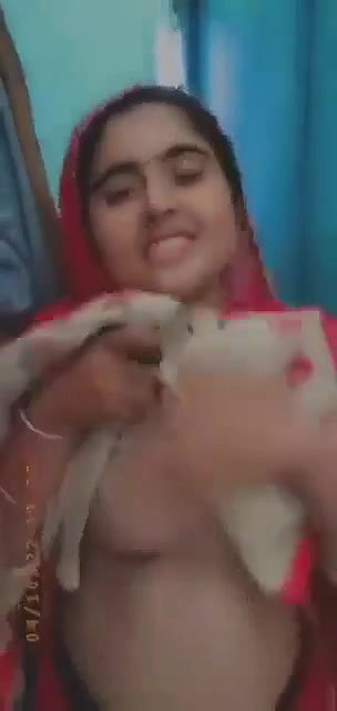 Shy paki Girl Shows her Boobs