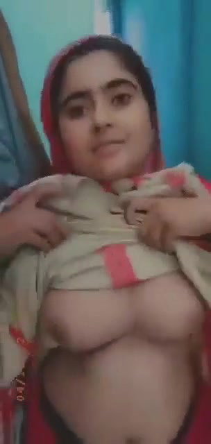 Shy paki Girl Shows her Boobs
