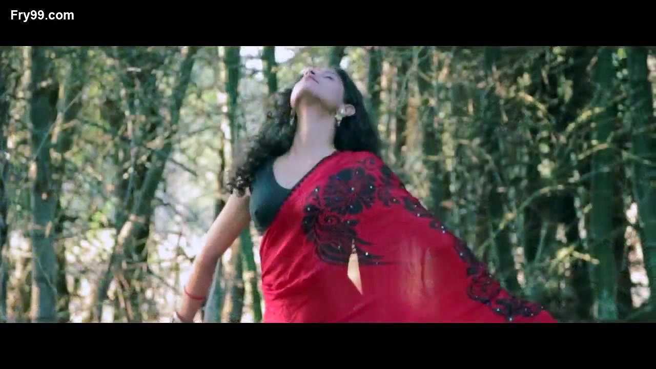 Desi Model Sexy Navel & Figure Show in Shoot