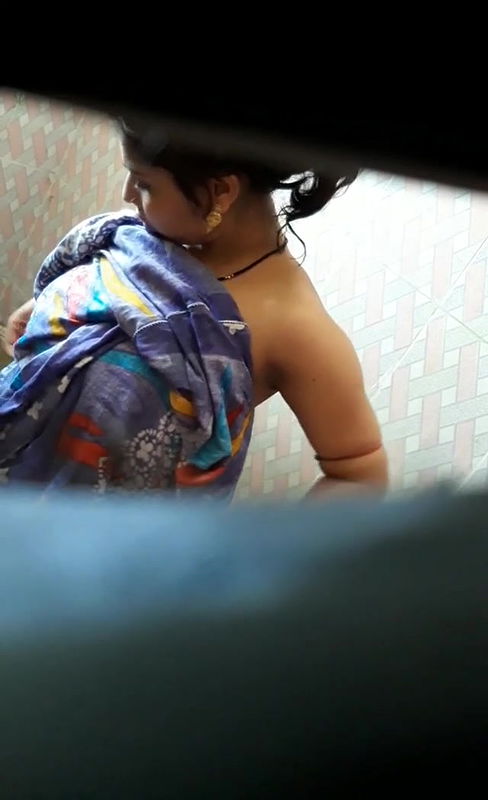 Beautiful Bigboob Sexy Indian Wife Nude Bathing Hidden Captured