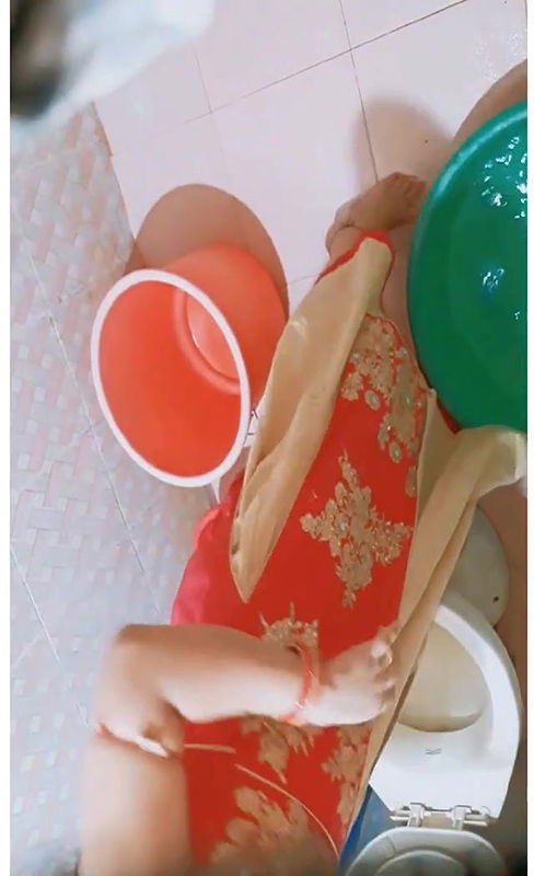 Beautiful Bigboob Sexy Indian Wife Nude Bathing Hidden Captured