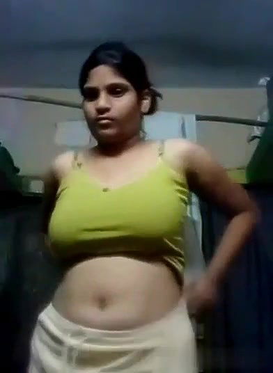 Big Booby Indian Gf Nude clip