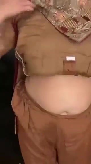 Paki lady showing a boob