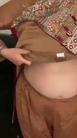 Paki lady showing a boob