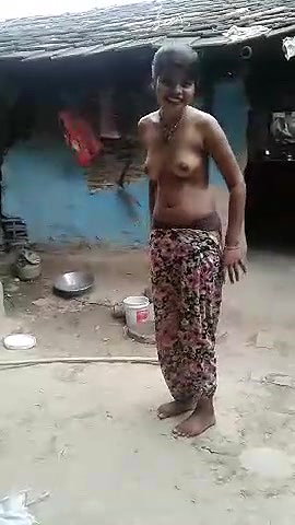 Elder Sister Saying to Pose in Style