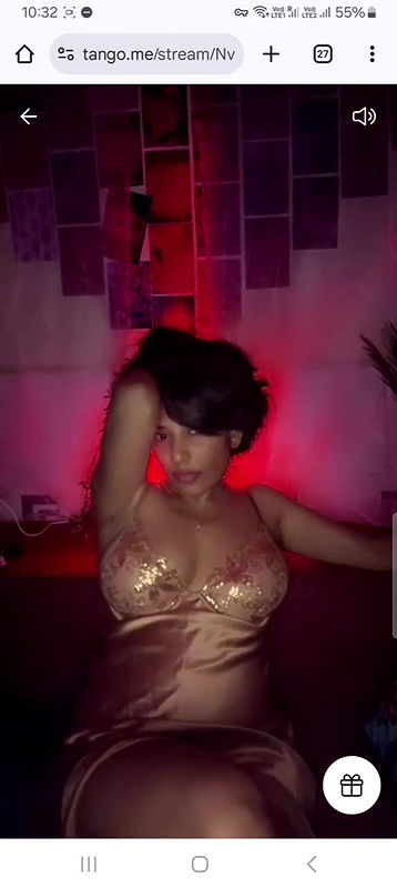 Desi cute model show boobs