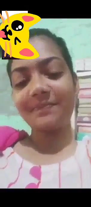 Beautiful cute Girl Showing boobs