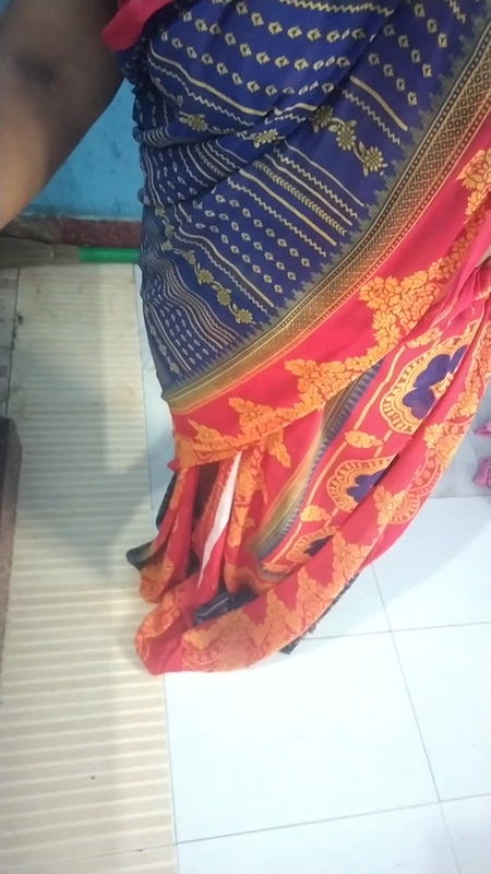 Dress Washing Saree Wearing Hot Talking Tamil Aunty